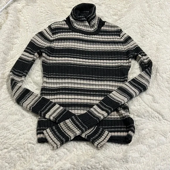 Striped American Eagle Sweater - Picture 1 of 2